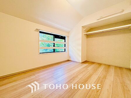 広々としたお部屋は、インテリアを考える楽しみもありますね。