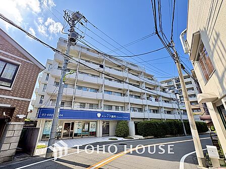 外観が語る、品格とクオリティ。目を惹く佇まいが特徴です。
