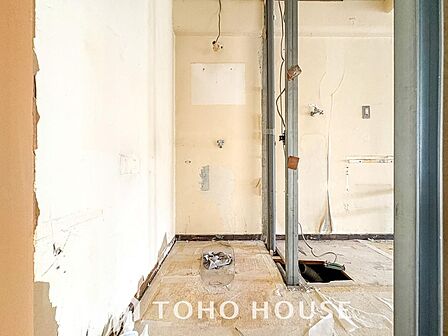 清潔感と快適性を兼ね備えた、心地よいトイレ空間。清潔さと快適さを備えたちょうどよいスペース。