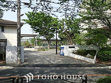 川崎市立白鳥中学校 距離約1300m