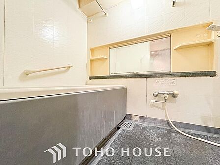 心地よいバスタイムを演出する浴室はゆとりあるサイズを採用。