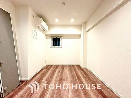 光と風が心地よい、開放感ある室内。暮らしに彩りを添える、洗練された住まい。