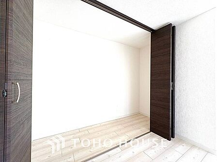 使いやすく美しい収納で、心地よい暮らしをお約束します。スタイリッシュな収納で、美しく整頓されたライフスタイルを。