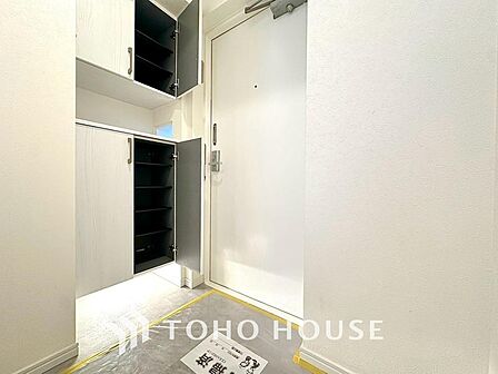 ただいまと共に広がる、家族を迎える温かな玄関。