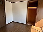 ＊東側6.1帖洋室＊