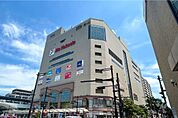 かめありリリオホールの外観