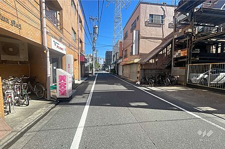 敷地東側の前面道路