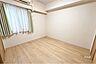 その他：西側洋室約5.0帖［2026年9月23日撮影］※この画像はAIにより家具等の削除をしております。