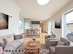 新築未入居の開放的なリビング