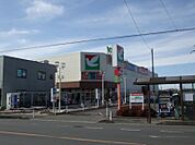 ヨークマート入間店 898m