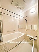 一日の疲れを癒す、くつろぎ空間。心と体を解きほぐすバスルーム。