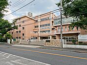 東村山市立東村山第五中学校まで徒歩9分702ｍ！通学時間を短縮でき、朝の準備にもゆとりが生まれます。