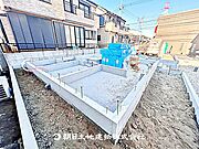 現在建築中の現場で工事進行中です。現地写真（2026年2月13日撮影）をご覧ください。