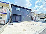 シンプルで洗練された外観が魅力です。街並みに馴染む上品なデザインで、流行に左右されにくく幅広い世代に好まれます。