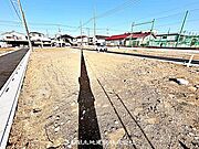 現在建築中の現場で工事進行中です。現地写真（2026年3月16日撮影）をご覧ください。