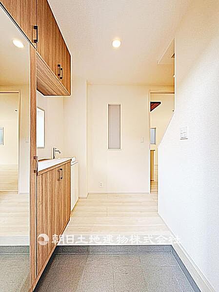 玄関を拡大表示