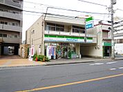 ファミリーマート　妻屋所沢店　徒歩3分　201ｍ