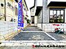 駐車場：【駐車場】便利な駐車場2台分付きです。車の出し入れがしやすく、家族や来客の車も安心して駐車できる快適な空間です。