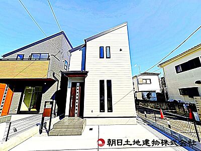 外観:【外観】落ち着いた色合いが印象的な外観です。周囲の街並みに自然と調和し、長く住んでも飽きのこない佇まいが魅力の住まいです。 外観:【外観】落ち着いた色合いが印象的な外観です。周囲の街並みに自然と調和し、長く住んでも飽きのこない佇まいが魅力の住まいです。