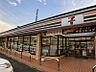 周辺：セブンイレブン 小平小川上宿店まで徒歩6分405ｍ！急な買い足しにもすぐ対応でき、忙しい日常をしっかりサポートしてくれます。