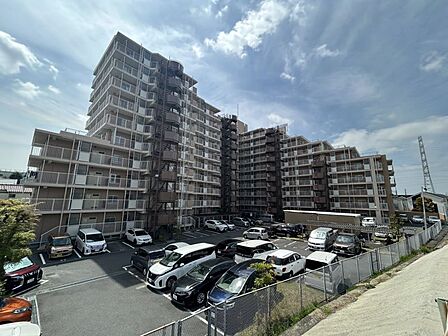 「 鳩ヶ谷」駅徒歩約8分。通勤通学に便利な立地です。