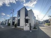 角地が推しポイント！圧迫感が少なく、日当たり＆風通しも良好です◎