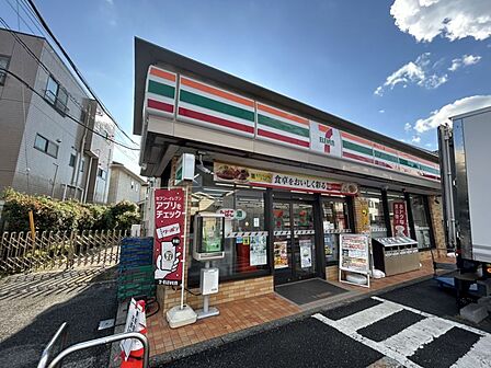 セブンイレブン鳩ヶ谷本町店まで徒歩約5分 約350m