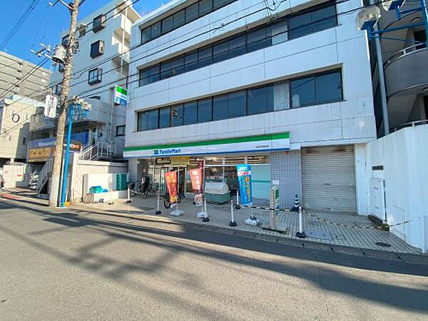 画像30:【コンビニエンスストア】ファミリーマート 北松戸駅前店まで535ｍ