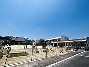 新ラ田保育園子どもが先の見通しを持って生き生きと過ごせるように遊具・道具・コーナー・時間などの環境を整え、子ども自身が自分で考えて行動できるような機会をたくさん設けるようにしています。 2050m