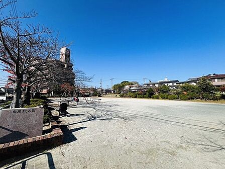 出屋敷公園 530m