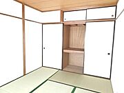 それぞれの和室に収納がございます