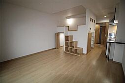 Lutoriine 103 1階ワンルームのリビング/ダイニング