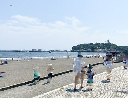 ■腰越海水浴場…徒歩10分(800m)