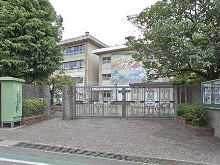 ■川崎市立有馬中学校…徒歩12分(1000m)