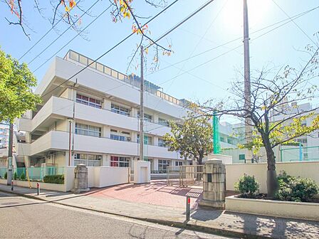横浜市立共進中学校 距離1,300m