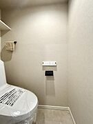 ■お手入れしやすい温水洗浄暖房便座トイレ