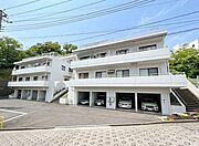 ◎閑静な緑豊かな住環境に立地♪◎小・中学校ともに徒歩圏内。通学至便◎充実の仕様・設備にリフォーム実施済◎内覧予約受付中です