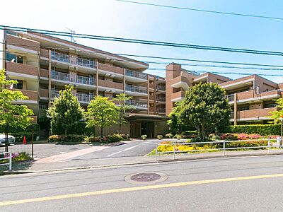 外観：◎新規リフォーム済み／大切なペットと暮らせます／充実の設備仕様／敷地内公園あり♪