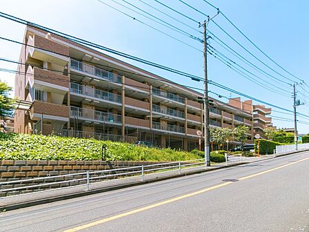 ◎専用平置き駐車場付き◎ソファーセット+エアコン+全室照明付き販売♪