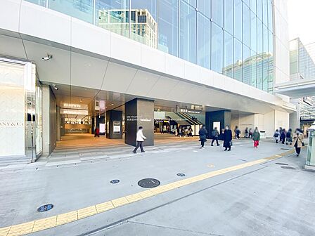 【東海道本線「横浜」駅】