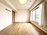 洋室：シンプルで使い勝手のよい洋室♪エアコンも設置可能です♪