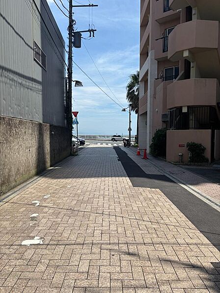 海が近く、ペットと散歩も楽しめそうです♪