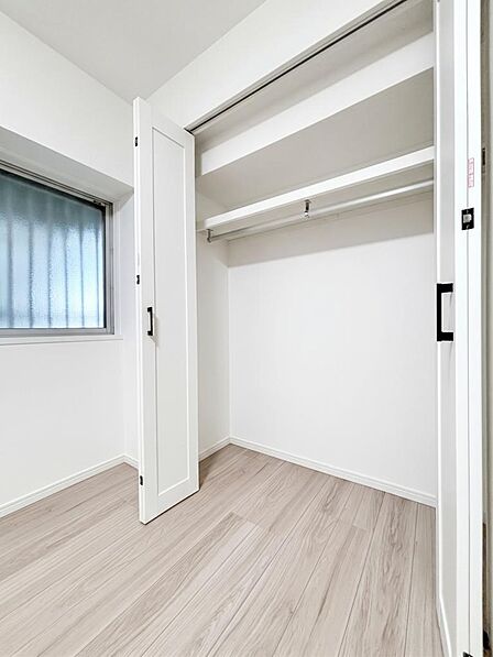 ― closet ―