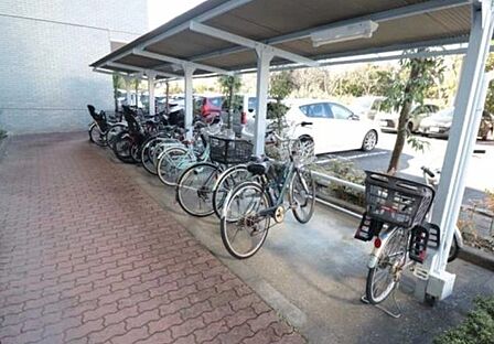 ◎自転車置き場も綺麗に整備されています♪