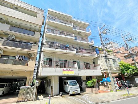 ◎JR根岸線「石川町」駅徒歩11分・市営地下鉄ブルーライン「伊勢佐木長者町」駅徒歩8分・根岸線「関内」駅徒歩13分♪桜木町駅からもバス便有り♪