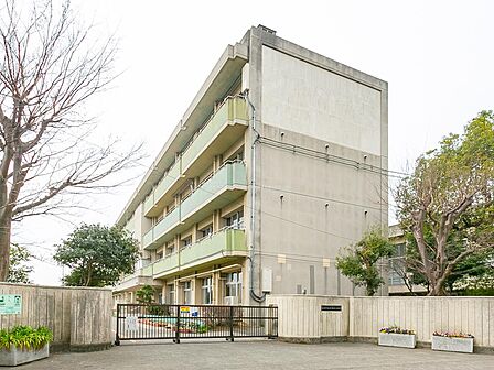 藤沢市立大清水小学校…約1.8km