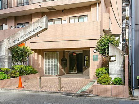 ◎エントランスも綺麗に整備されています♪管理の良さが伺えますね♪