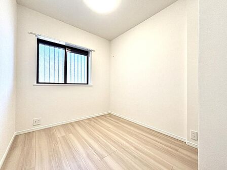 清潔感のある内装で、新生活のイメージが広がります。