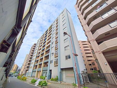 ◎専用物置付(2.77平米)で荷物の多い方でも安心です♪