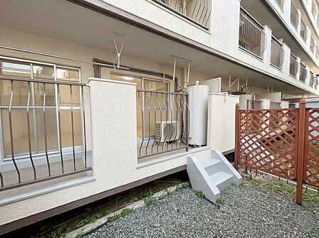 1階ならではの専用庭感覚を楽しめる開放的な空間